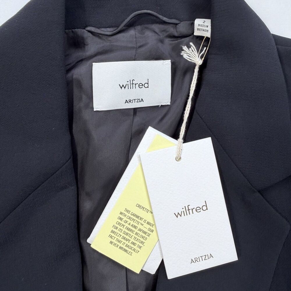 Aritzia Wilfred Generation Blazer Crepette Black Size 2 Minimalist Quiet Luxury - Picture 7 of 13